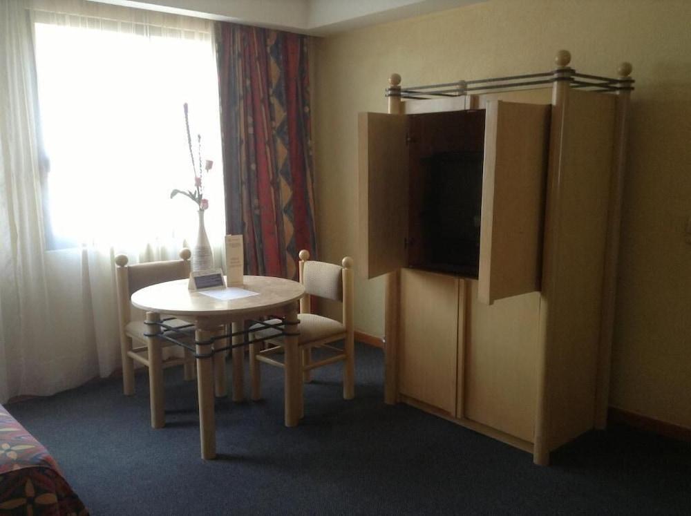 Hotel Sevilla 4*